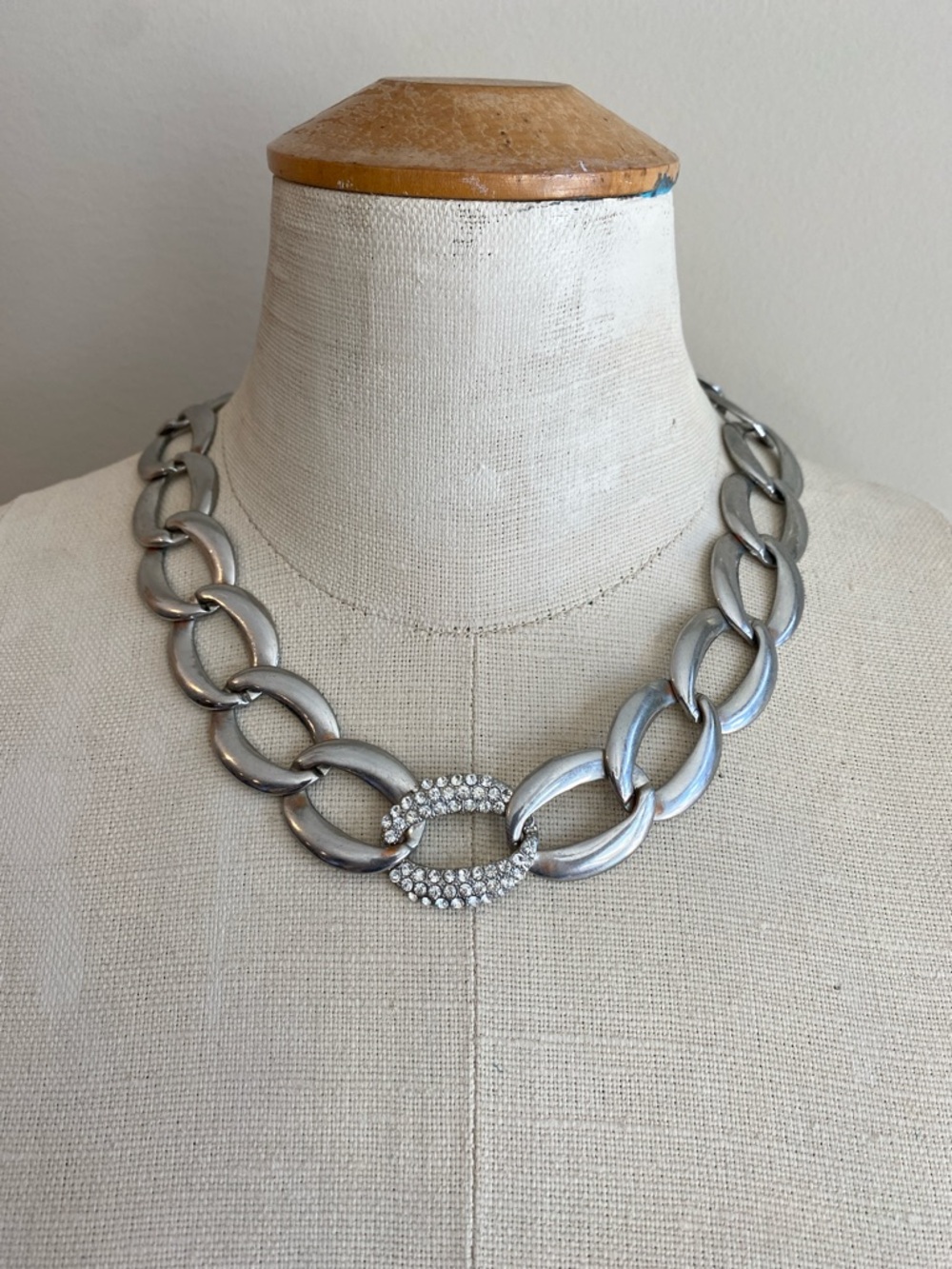 Jones New York Silver-Tone Oval Link Necklace, with rhinestone centre feature